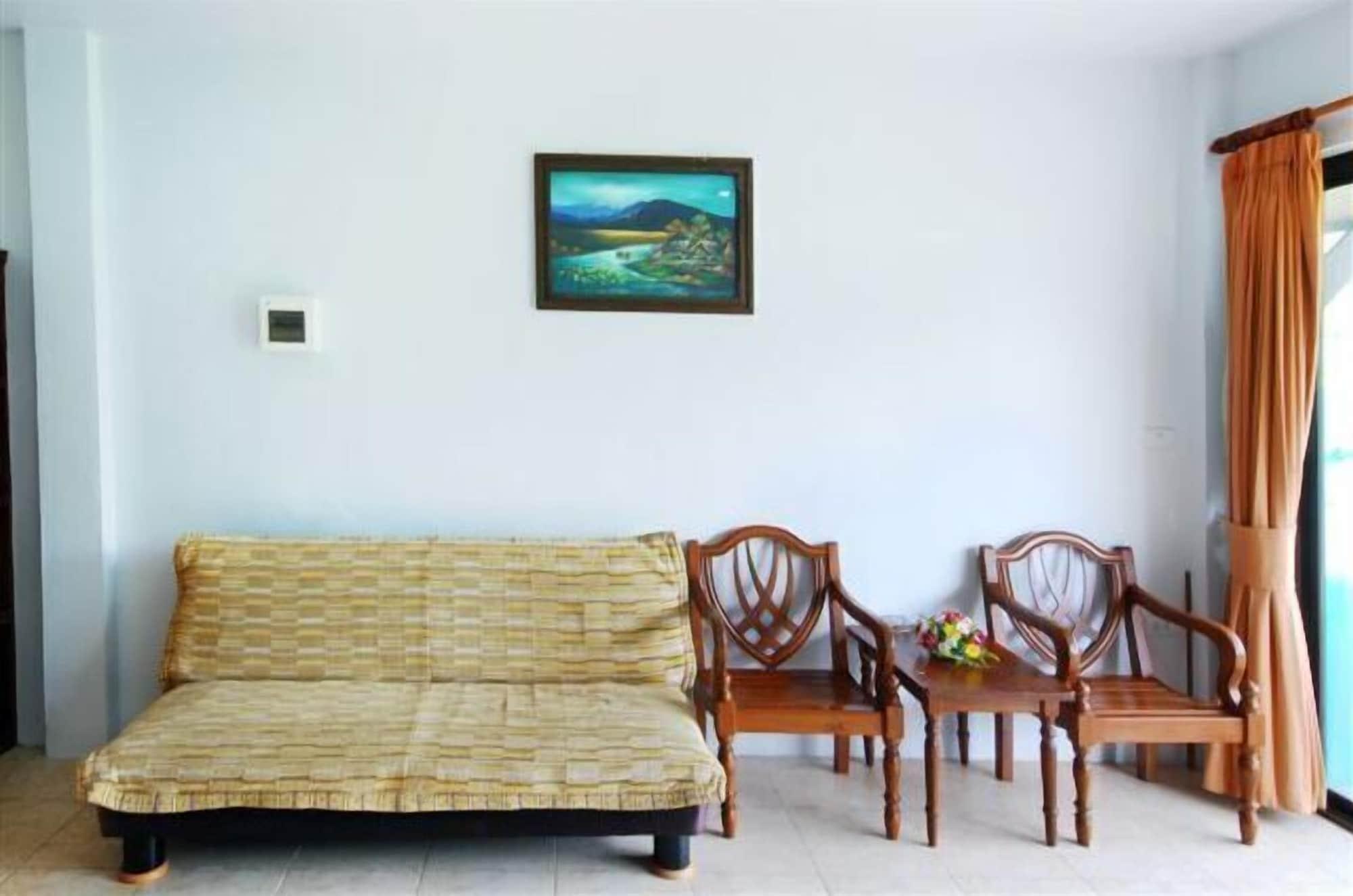 ฮอลิเดย์ เกสต์เฮาส์ หาดเฉวง ภายนอก รูปภาพ